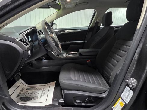 Used 2020 Ford Fusion SE FWD image 9