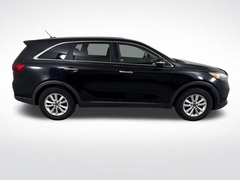 Used 2019 Kia Sorento FWD image 2