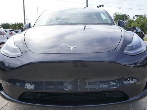 Used 2025 Tesla Model Y Long Range image 10