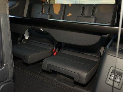 Used 2025 Lexus GX 550 image 33