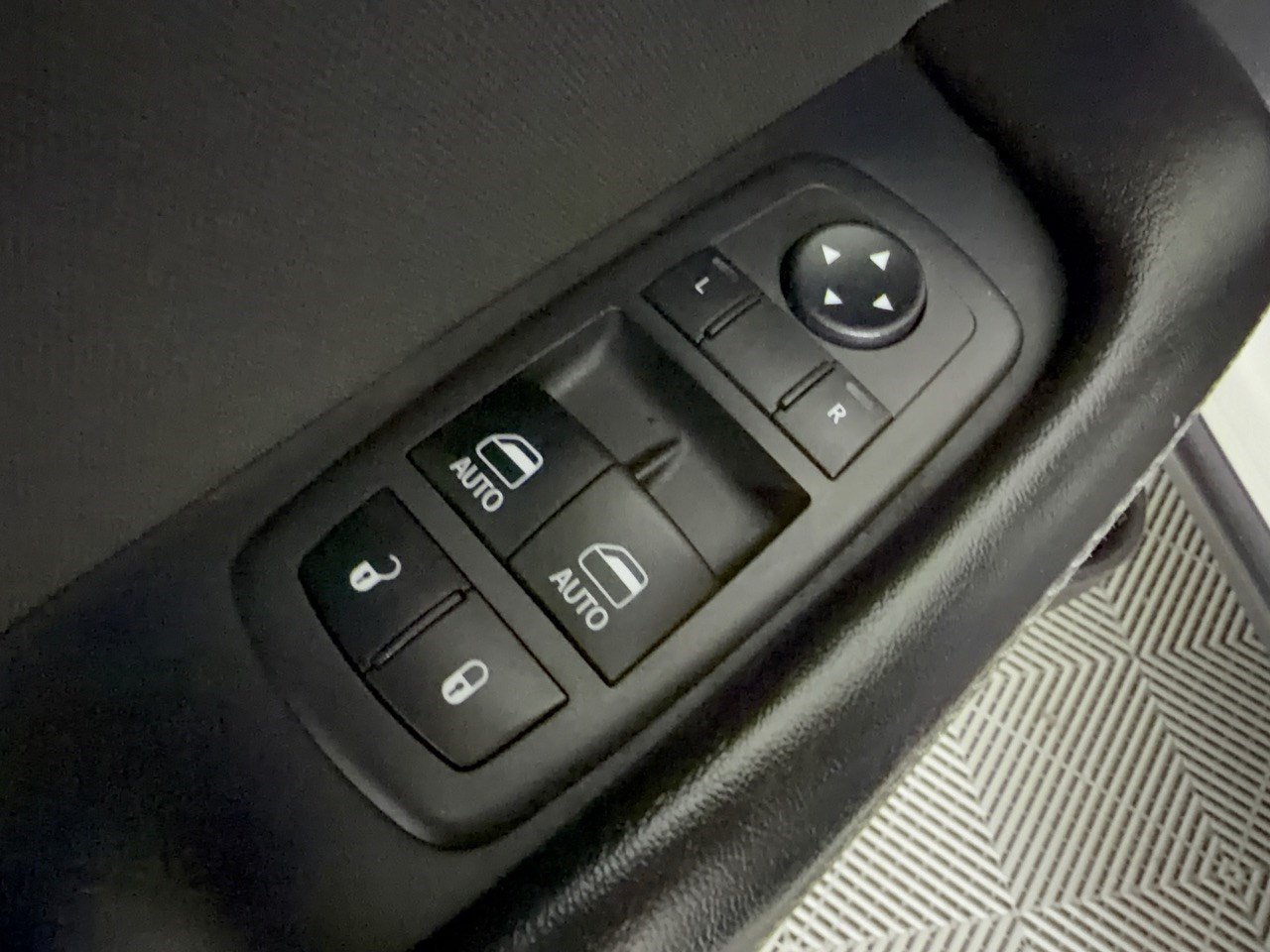 Used 2019 Dodge Challenger SXT w/ Blacktop Package RWD image 15