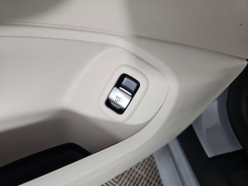 Used 2026 Mercedes-Benz CLE 300 4MATIC Cabriolet image 25