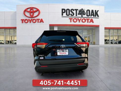 Used 2025 Toyota RAV4 XLE FWD image 7
