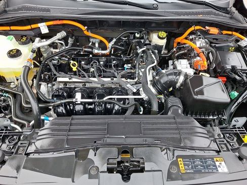 Used 2025 Ford Escape SE image 29