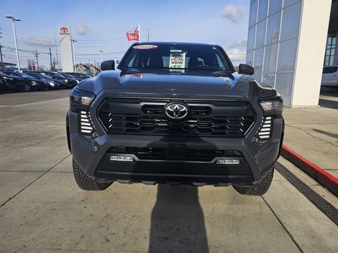 Certified 2024 Toyota Tacoma TRD Off-Road image 13