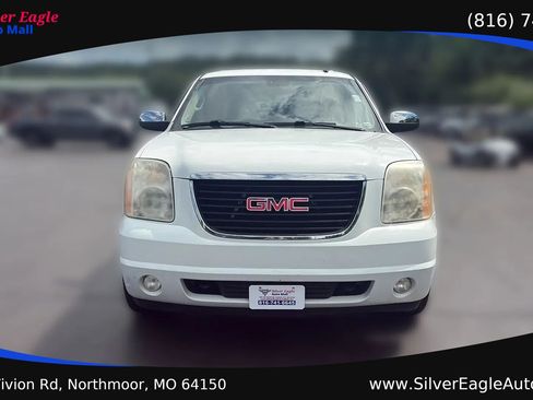 Used 2008 GMC Yukon XL SLT w/ SLT Preferred Equipment Group AWD/4WD image 8