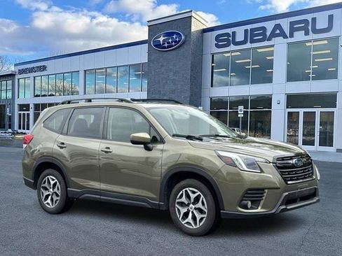 Certified 2023 Subaru Forester Premium AWD/4WD image 1