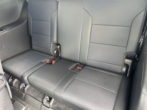 Used 2026 Buick Enclave Preferred FWD image 33