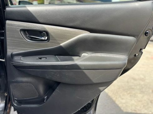 Used 2017 Nissan Murano S w/ Navigation Package image 24