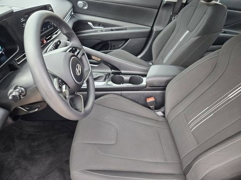 Certified 2025 Hyundai Elantra Blue image 12