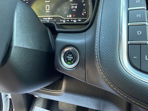 Used 2022 GMC Yukon XL AT4 AWD/4WD image 41