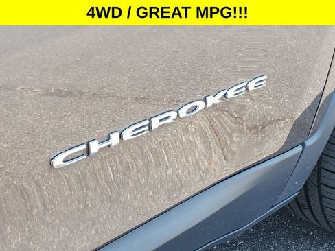 Used 2019 Jeep Cherokee Limited AWD/4WD image 7