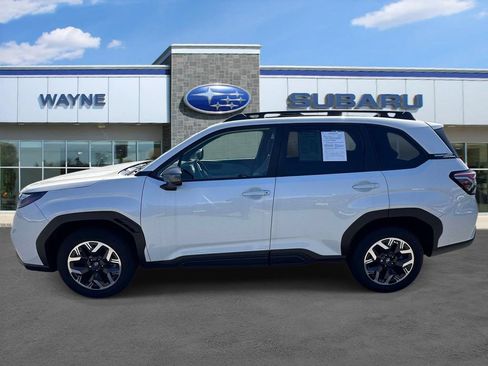 Certified 2025 Subaru Forester Premium AWD/4WD image 5