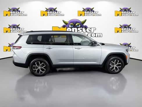 Used 2024 Jeep Grand Cherokee L Limited w/ Luxury Tech Group II AWD/4WD image 4