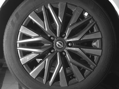 Used 2025 Nissan Altima 2.5 SV image 15