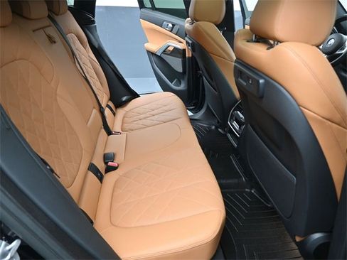 Used 2023 BMW X6 xDrive40i w/ M Sport Package image 24