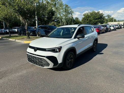 Used 2025 Volkswagen Taos S FWD image 1