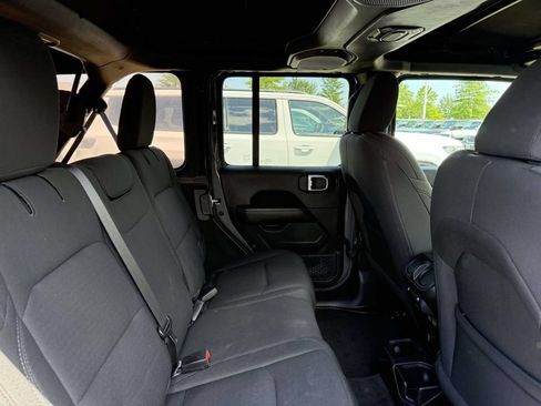 Used 2021 Jeep Wrangler Unlimited Sahara w/ Safety Group AWD/4WD image 16