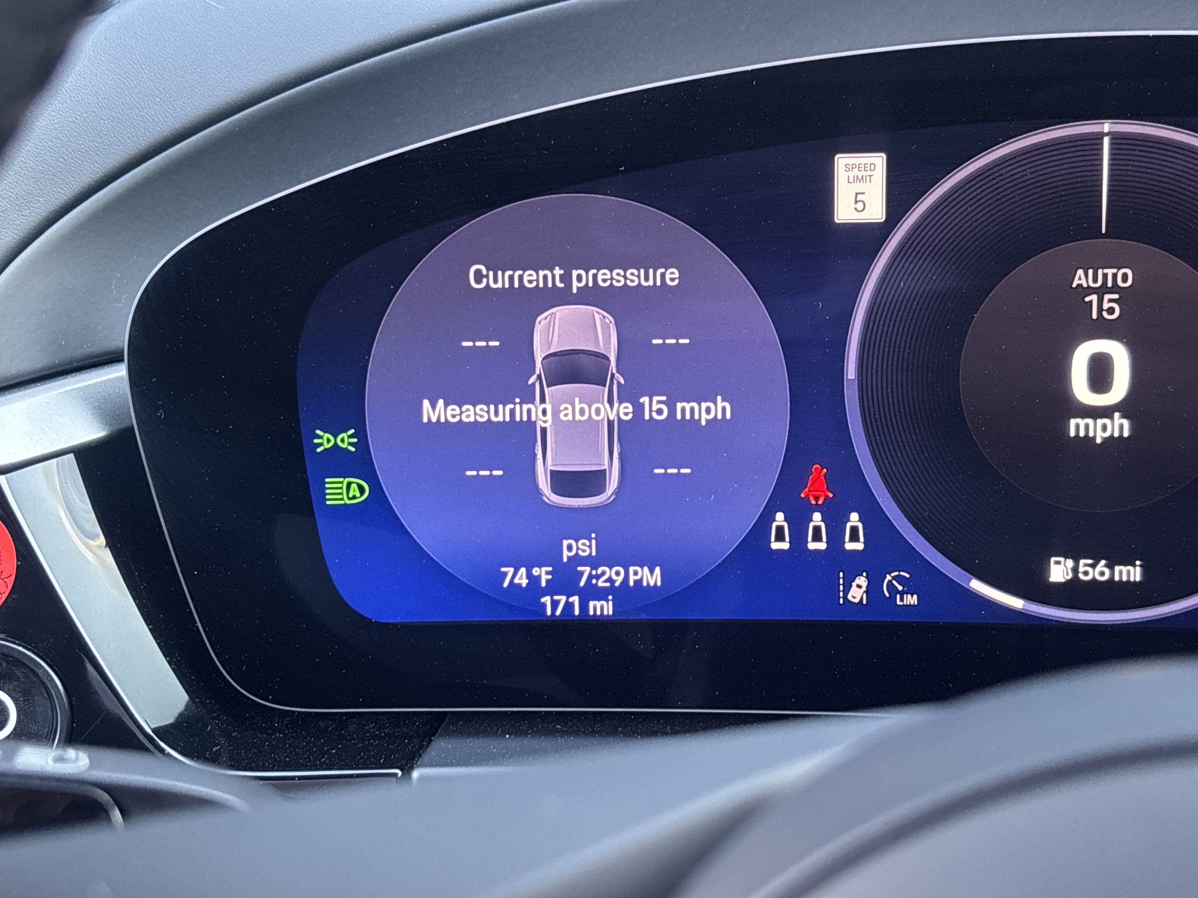 Certified 2025 Porsche Macan 4S Electric AWD/4WD image 15