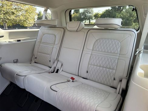 Used 2021 Lincoln Navigator L Black Label w/ Cargo Convenience Package image 29