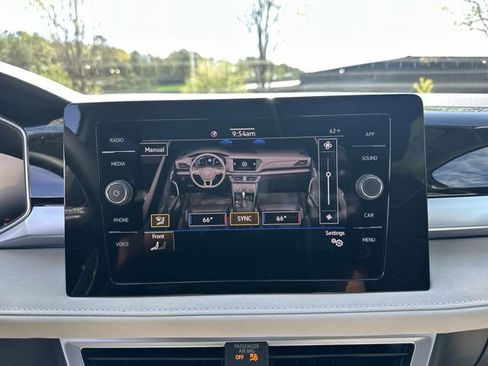New 2026 Volkswagen Taos SE image 22