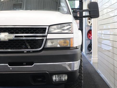 Used 2006 Chevrolet Silverado 2500 W/T AWD/4WD image 54
