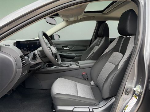 New 2026 Nissan Sentra SV w/ SV Convenience Package FWD image 14
