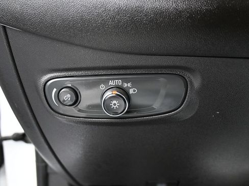Used 2023 Chevrolet Equinox RS FWD image 16