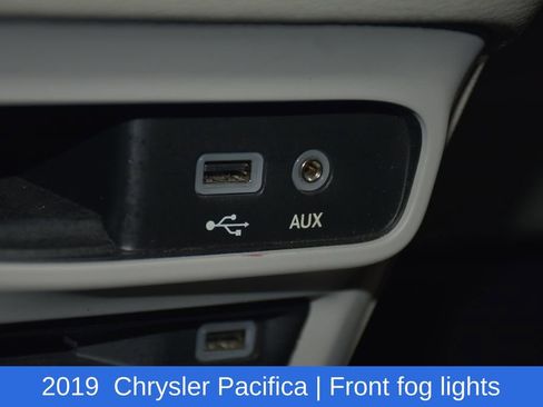 Used 2019 Chrysler Pacifica Limited image 23