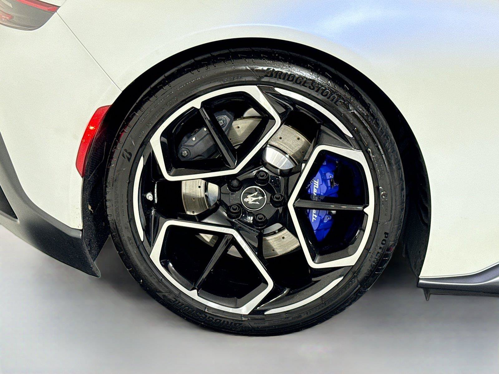 Used 2023 Maserati MC20 Coupe RWD image 36