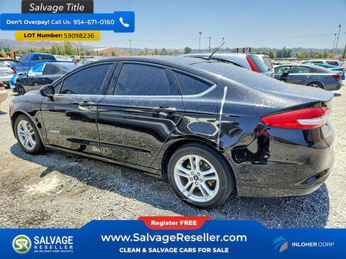 Used 2018 Ford Fusion SE FWD image 3