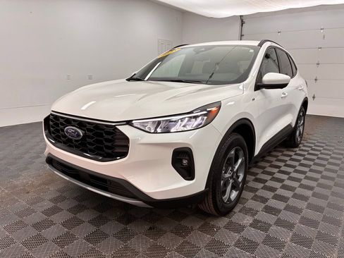 Certified 2025 Ford Escape ST-Line Elite w/ Tech Pack #2 image 14