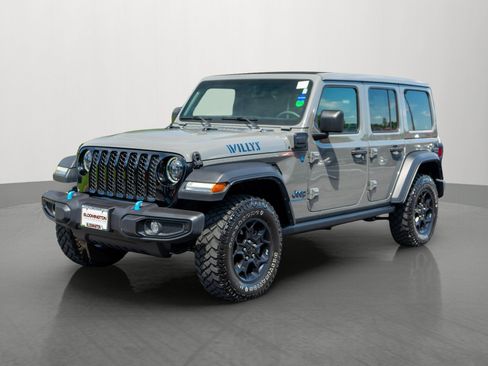Used 2023 Jeep Wrangler Unlimited w/ Sun & Screen Package AWD/4WD image 3
