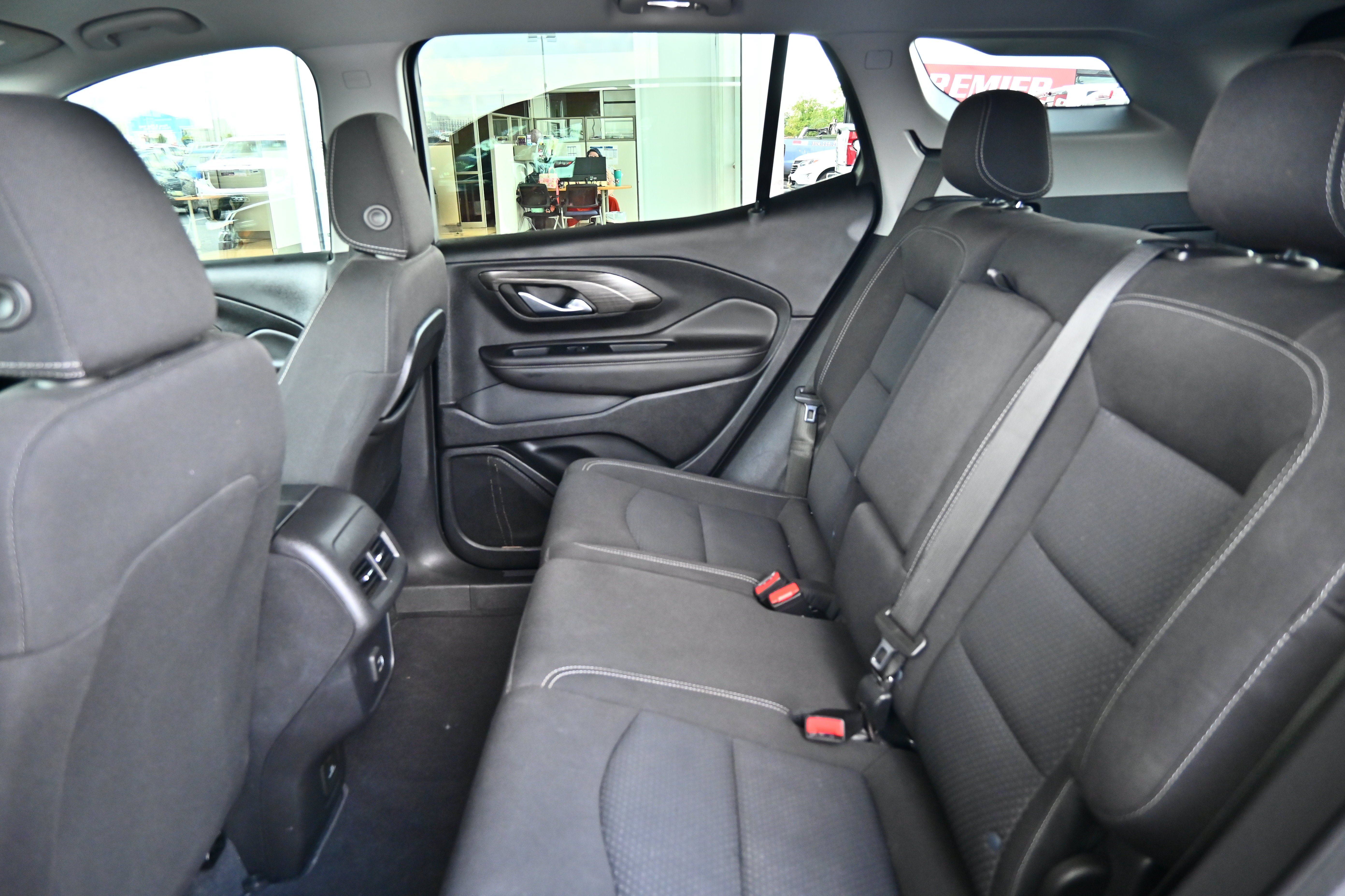 Used 2022 GMC Terrain SLE w/ Driver Convenience Package AWD/4WD image 15