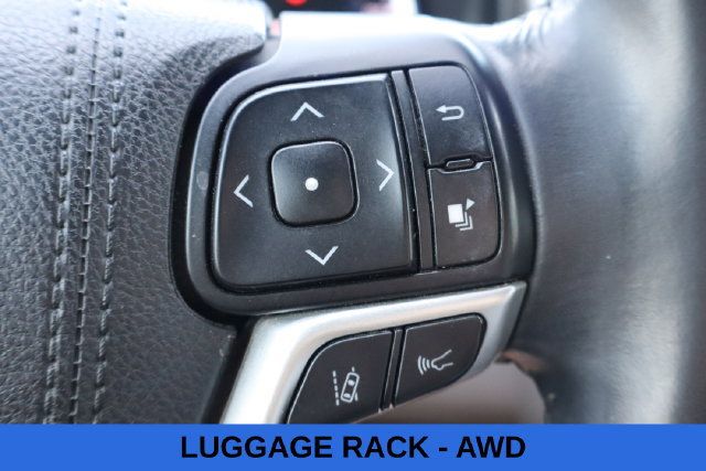 Used 2017 Toyota Highlander Limited AWD/4WD image 17