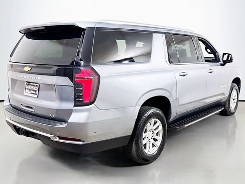 Used 2026 Chevrolet Suburban LT w/ Comfort Package AWD/4WD image 4