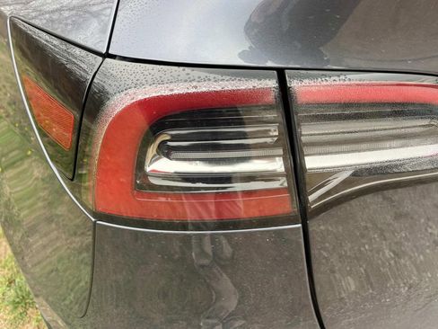 Used 2023 Tesla Model Y Long Range image 9