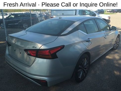 Used 2023 Nissan Altima 2.5 SV FWD image 4