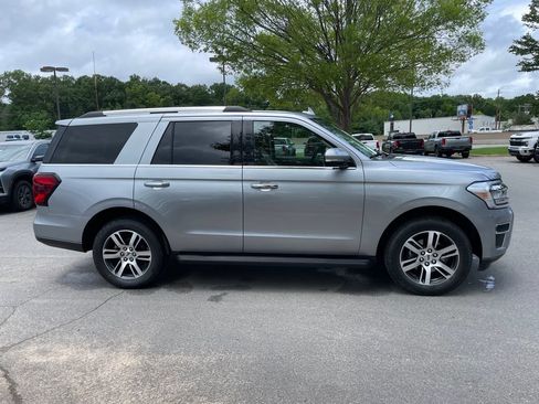 Used 2024 Ford Expedition Limited RWD image 9