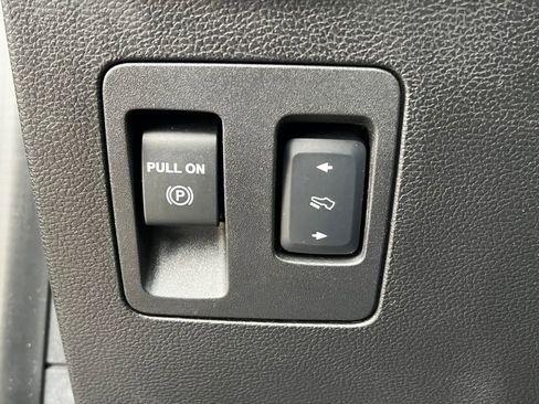 Used 2018 Ford F150 Platinum w/ Equipment Group 701A Luxury image 26