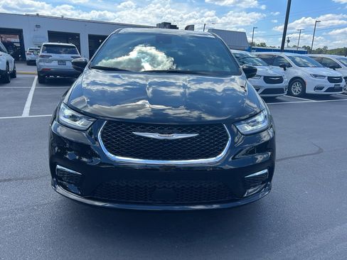 New 2026 Chrysler Pacifica Select image 16