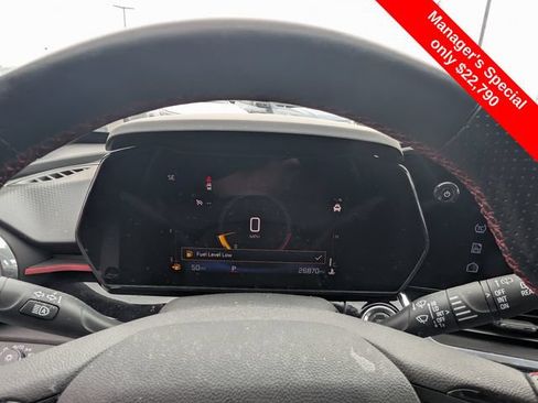 Used 2024 Chevrolet Trax RS w/ Sunroof Package FWD image 18