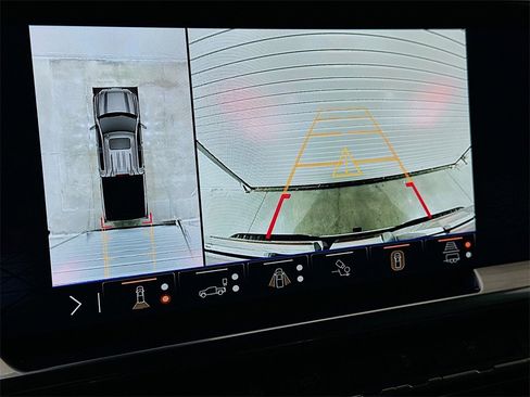 Used 2025 GMC Sierra 1500 SLT image 14