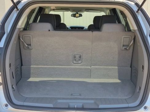 Used 2017 Chevrolet Traverse LT FWD image 32