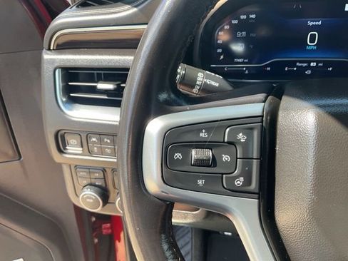 Used 2022 Chevrolet Suburban LT w/ Luxury Package AWD/4WD image 10