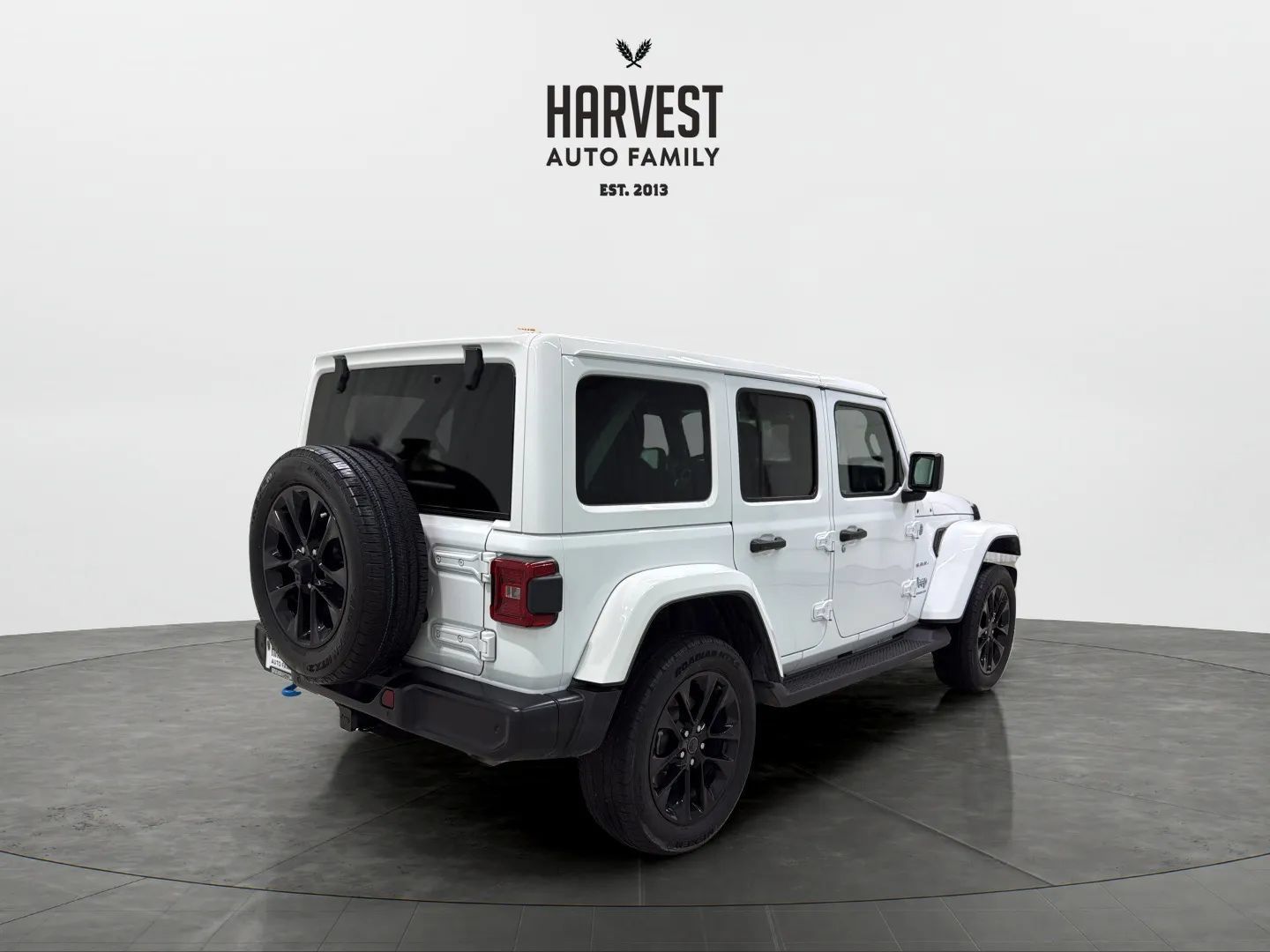 Used 2024 Jeep Wrangler Unlimited Sahara w/ Technology Group AWD/4WD image 6
