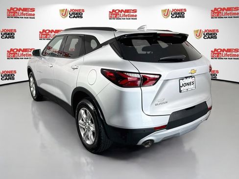 Used 2019 Chevrolet Blazer LT w/ Sound & Technology Package FWD image 2