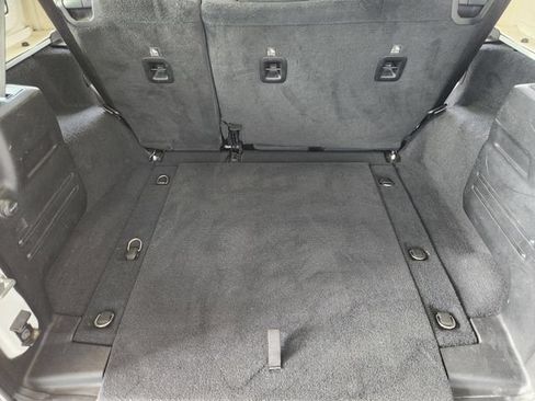 Used 2019 Jeep Wrangler Unlimited Sahara w/ Safety Group AWD/4WD image 33