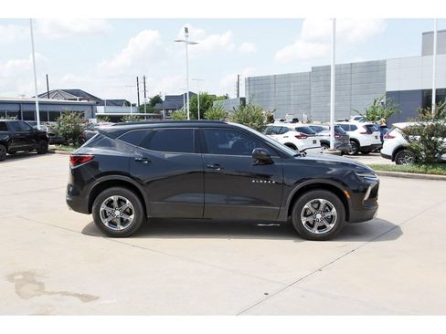 Used 2024 Chevrolet Blazer LT w/ Convenience Package FWD image 6
