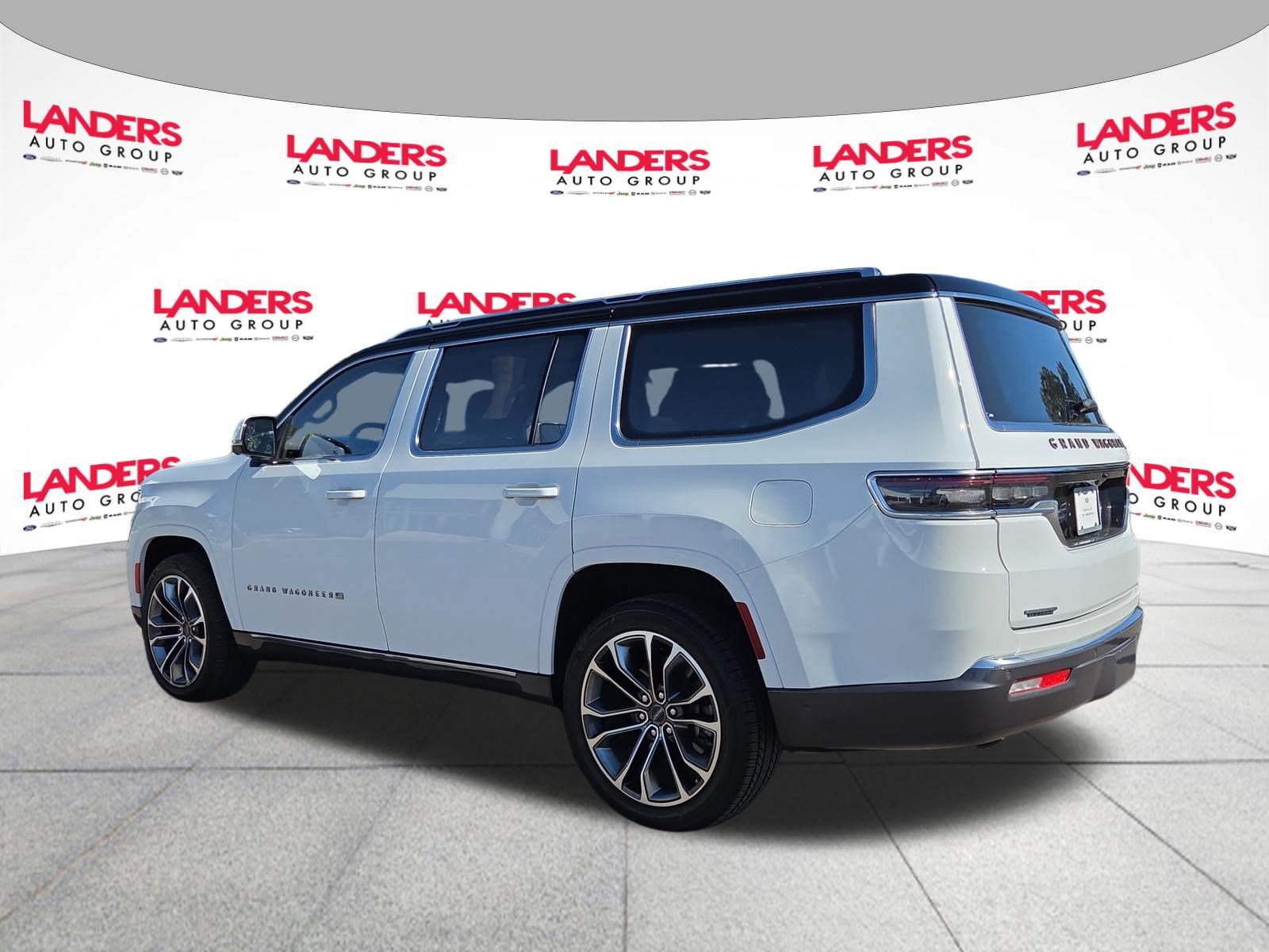 Used 2022 Jeep Grand Wagoneer Series III AWD/4WD image 5